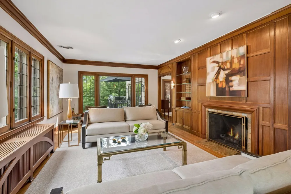 2825 Brookwood Terrace Minneapolis, MN 55410
