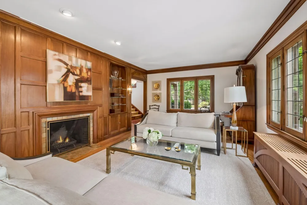 2825 Brookwood Terrace Minneapolis, MN 55410