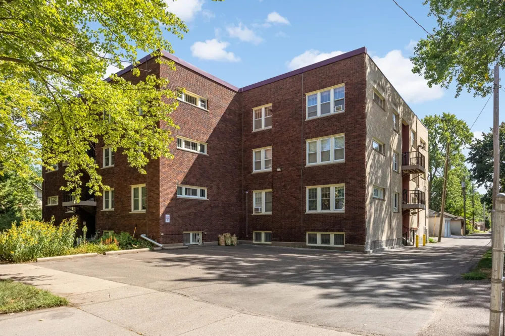 127 Lexington Parkway S #6 Saint Paul, MN 55105
