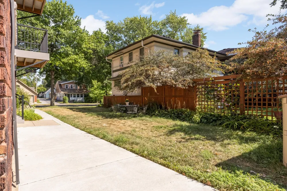 127 Lexington Parkway S #6 Saint Paul, MN 55105