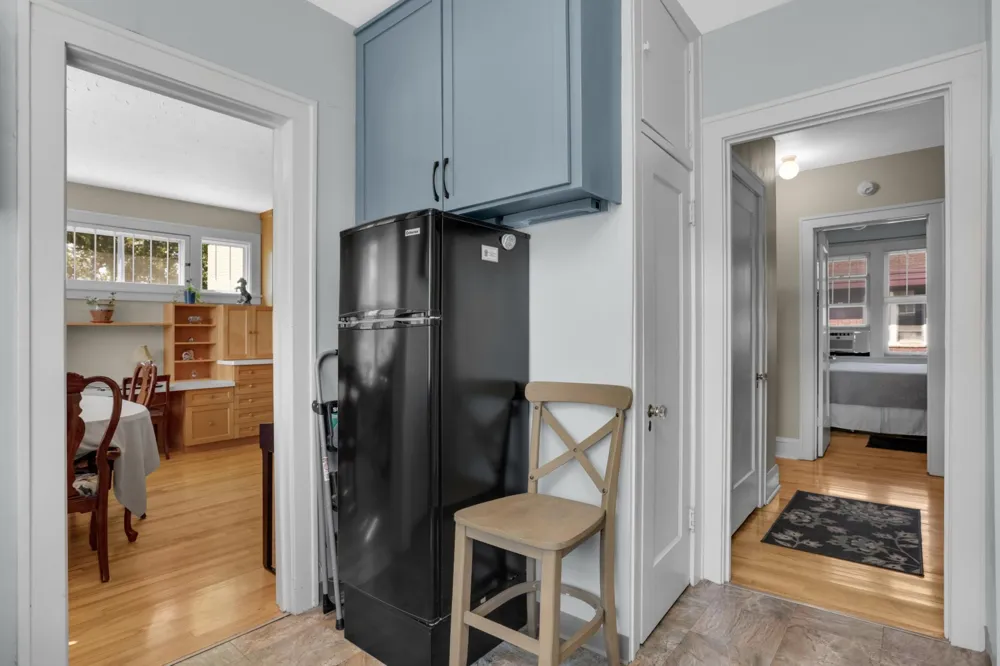127 Lexington Parkway S #6 Saint Paul, MN 55105