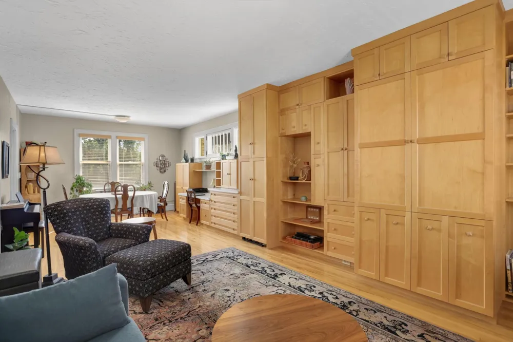 127 Lexington Parkway S #6 Saint Paul, MN 55105