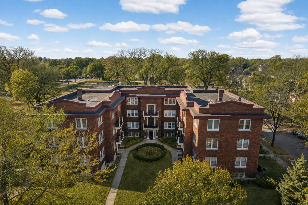 127 Lexington Parkway S #6 Saint Paul, MN 55105
