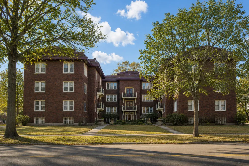 127 Lexington Parkway S #6 Saint Paul, MN 55105
