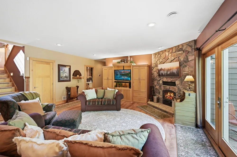 981 239th Avenue NW Saint Francis, MN 55070