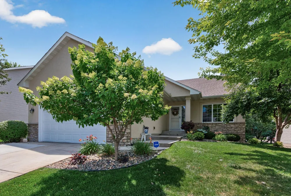 2637 Wilds Lane NW Prior Lake, MN 55372