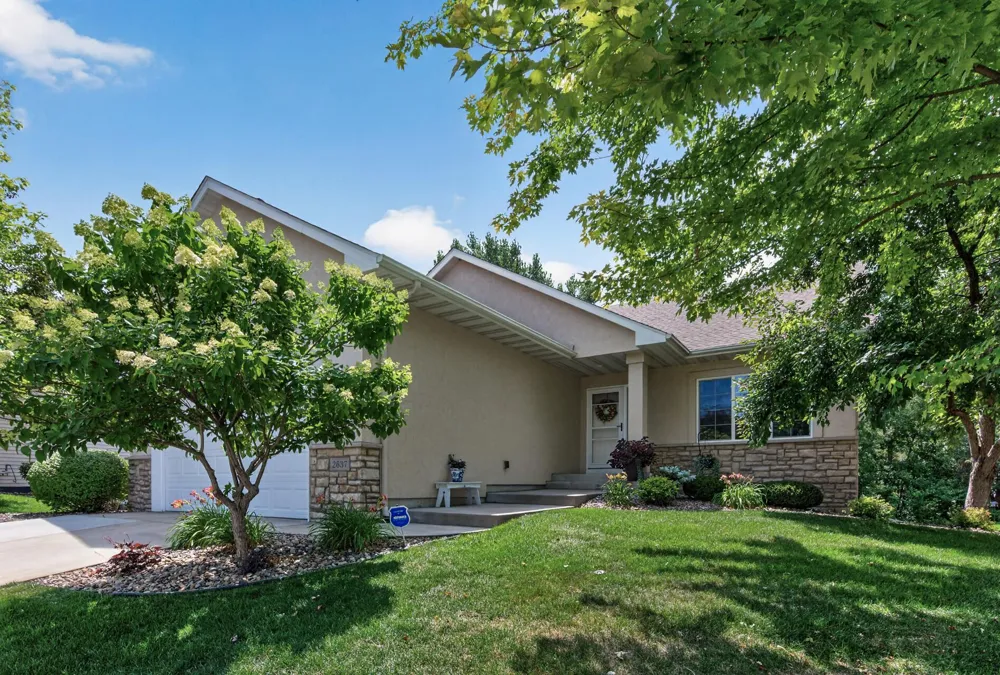 2637 Wilds Lane NW Prior Lake, MN 55372