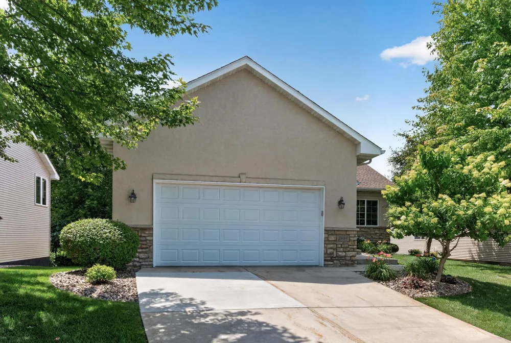 2637 Wilds Lane NW Prior Lake, MN 55372