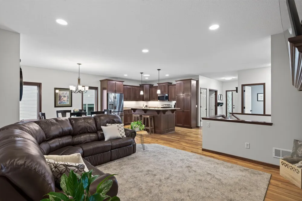 2637 Wilds Lane NW Prior Lake, MN 55372