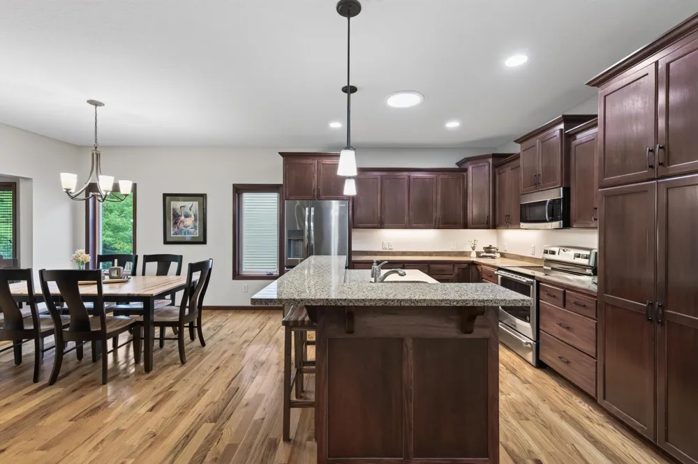 2637 Wilds Lane NW Prior Lake, MN 55372