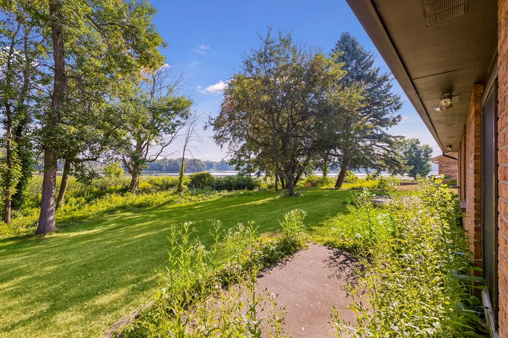 340 Inland Lane Plymouth, MN 55447