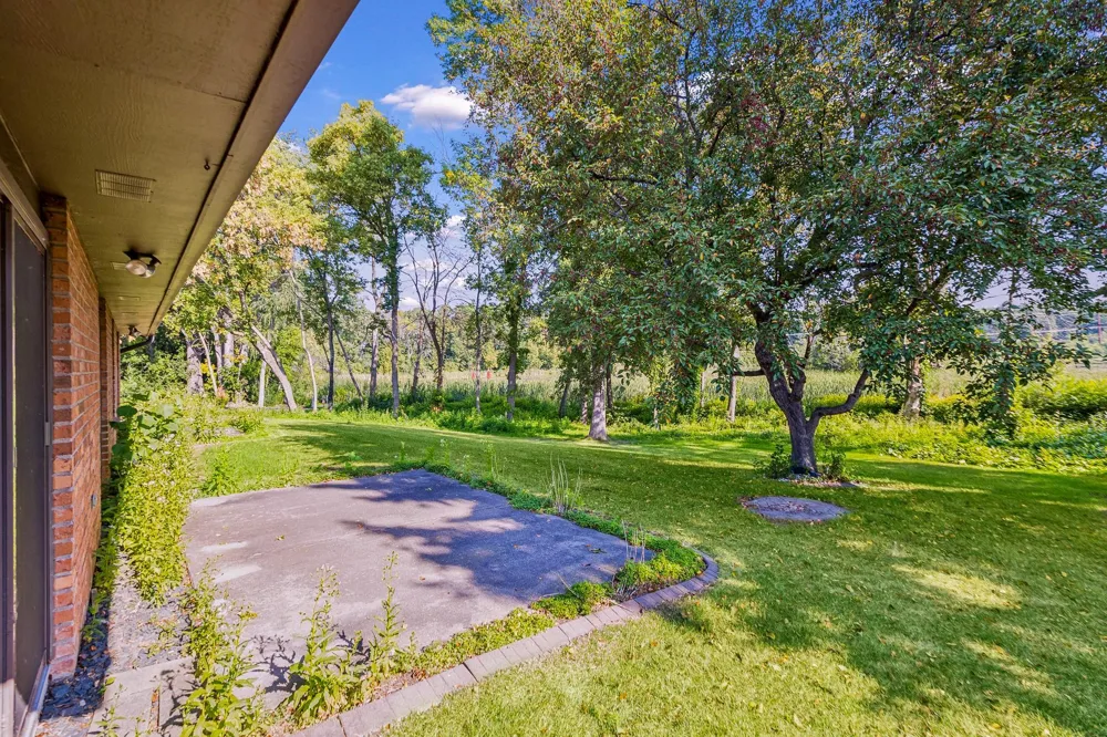 340 Inland Lane Plymouth, MN 55447