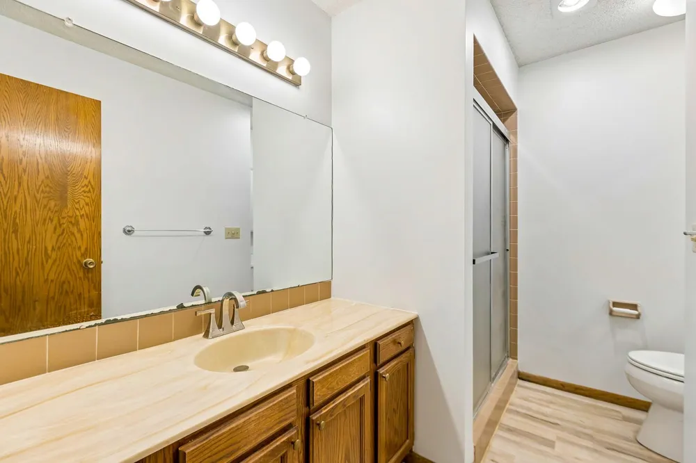 340 Inland Lane Plymouth, MN 55447