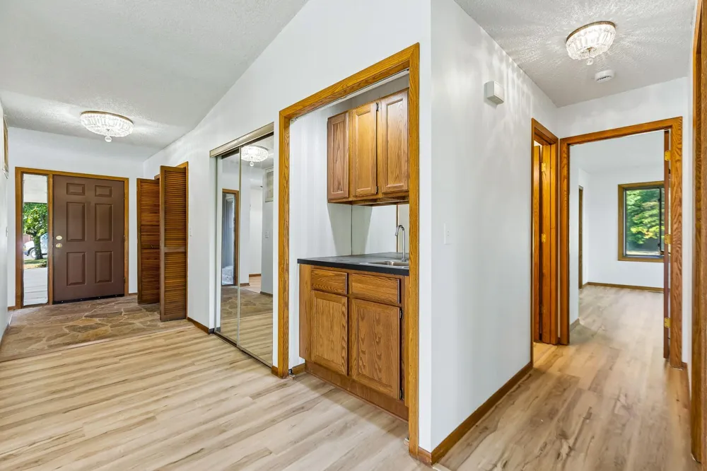 340 Inland Lane Plymouth, MN 55447