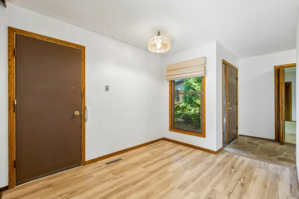340 Inland Lane Plymouth, MN 55447
