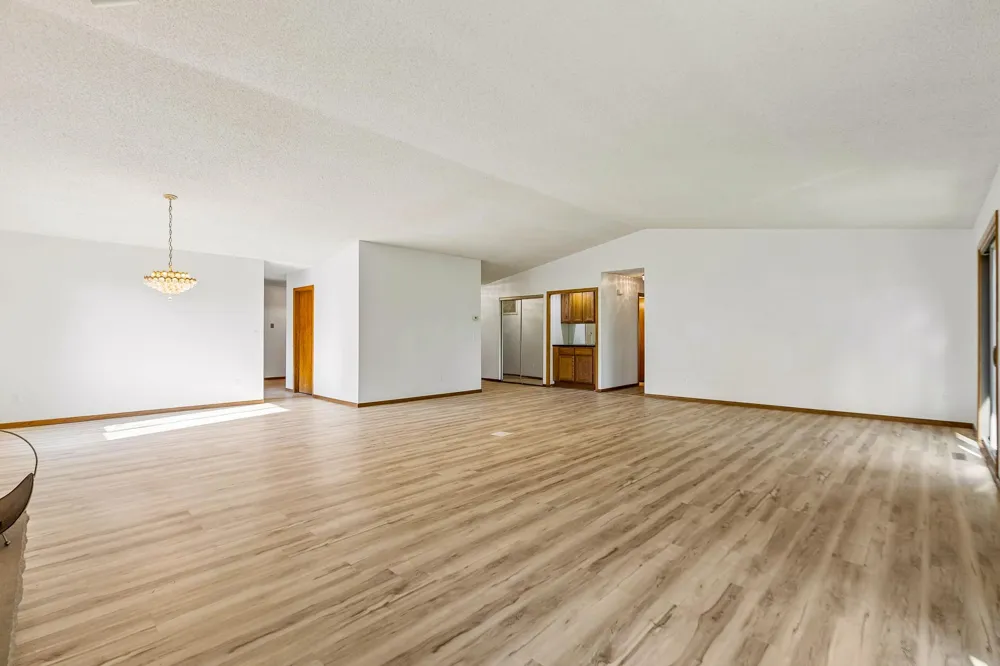 340 Inland Lane Plymouth, MN 55447