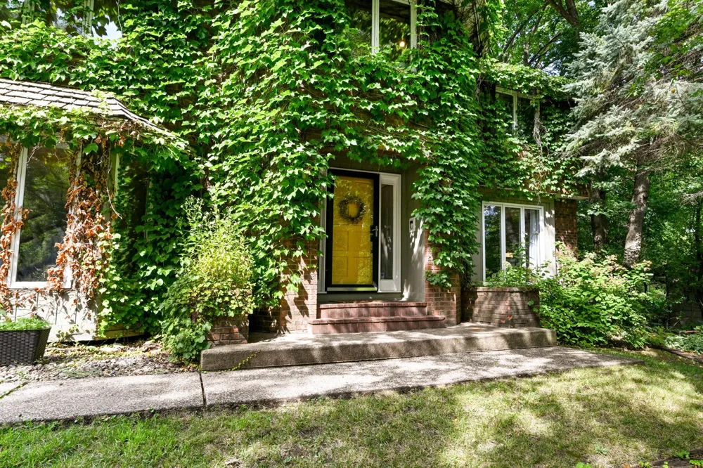 4905 Safari Court S Eagan, MN 55122