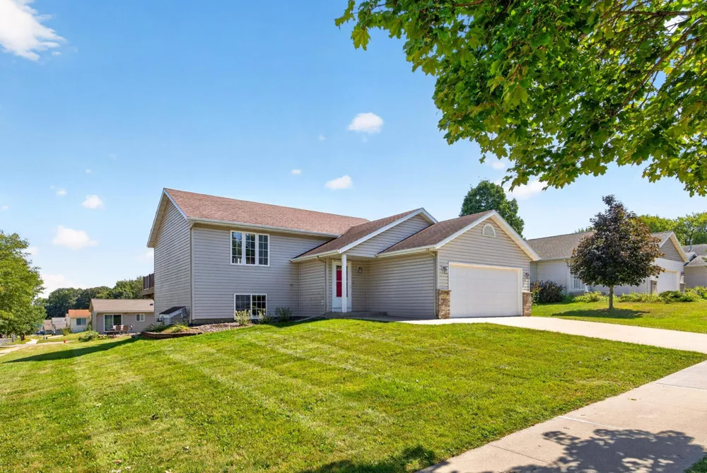 4639 Manor Park Drive NW Rochester, MN 55901