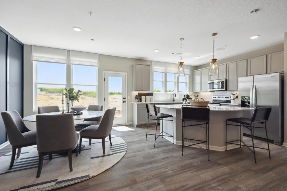 17976 Genoa Drive Lakeville, MN 55044