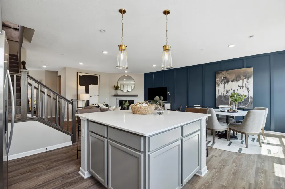 17976 Genoa Drive Lakeville, MN 55044