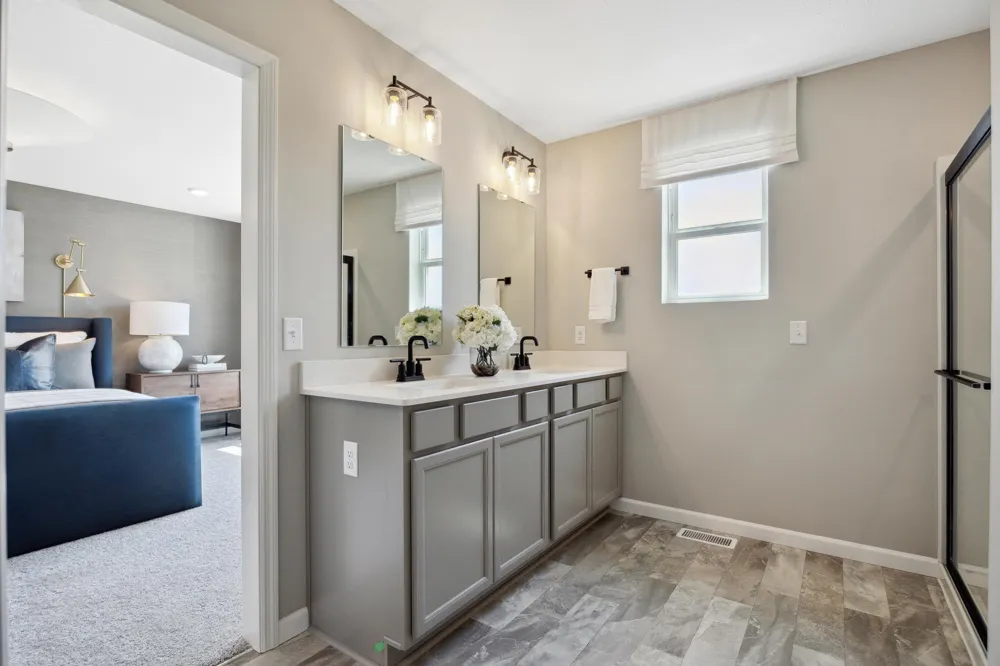 17976 Genoa Drive Lakeville, MN 55044