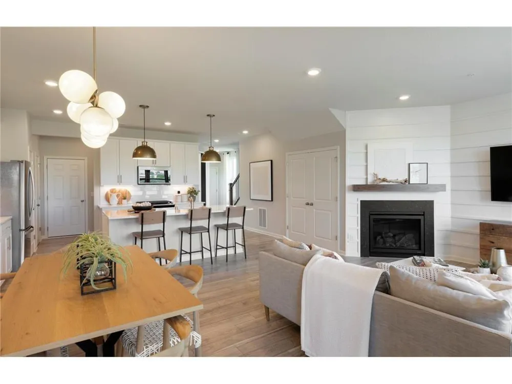 17985 Genoa Drive Lakeville, MN 55044