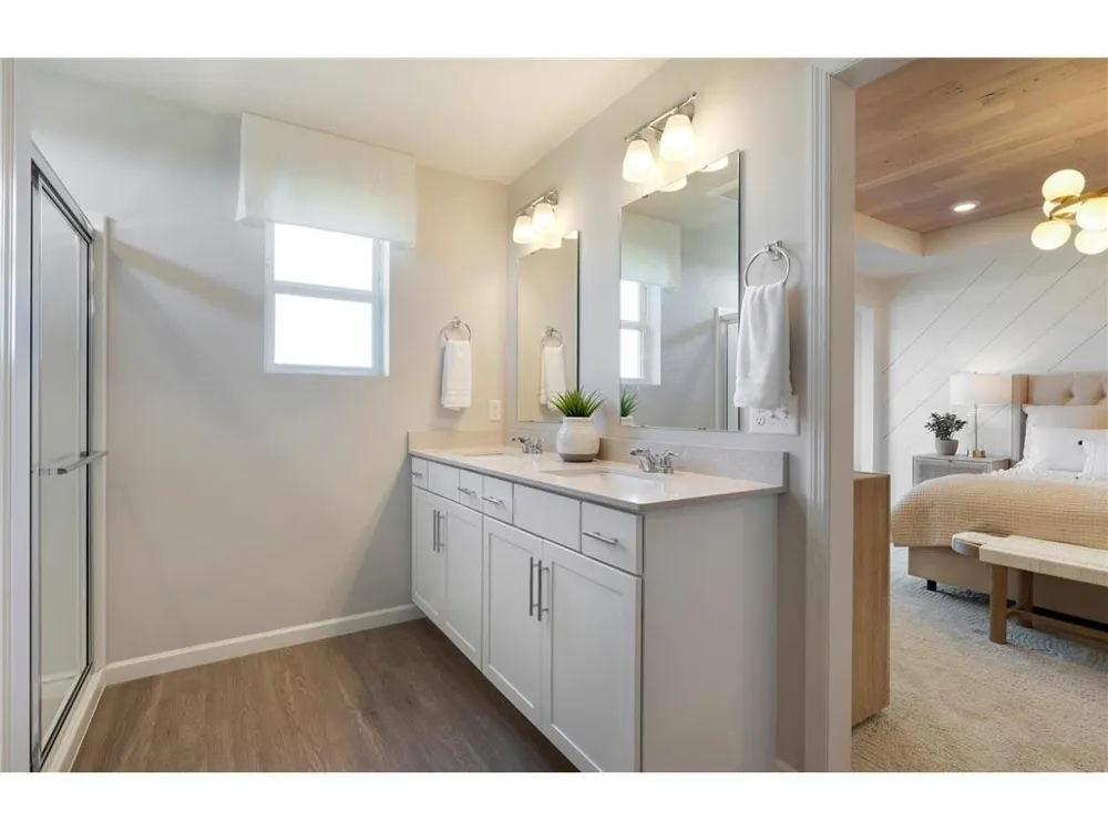 17985 Genoa Drive Lakeville, MN 55044