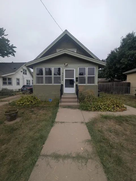 3008 E 35th Street