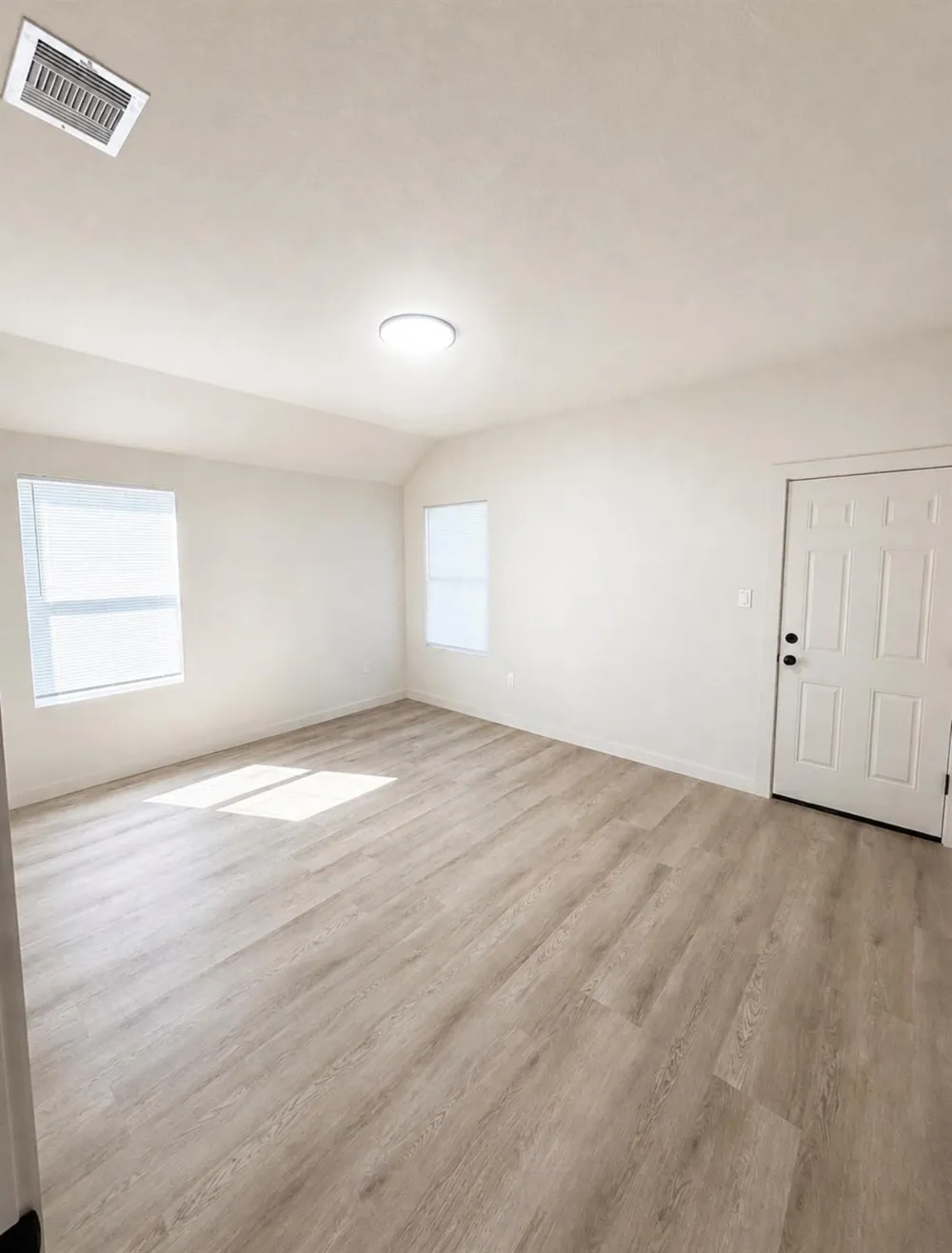 7933 Goode Street Houston, TX 77012