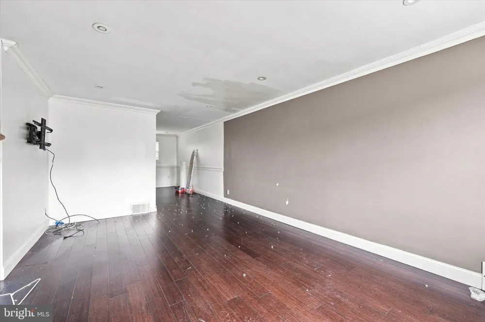 1984 CARTER ROAD Folcroft, PA 19032