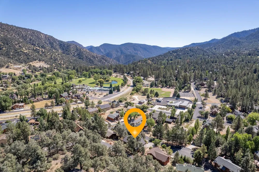2421 Oakwood Court Pine Mountain Club, CA 93222