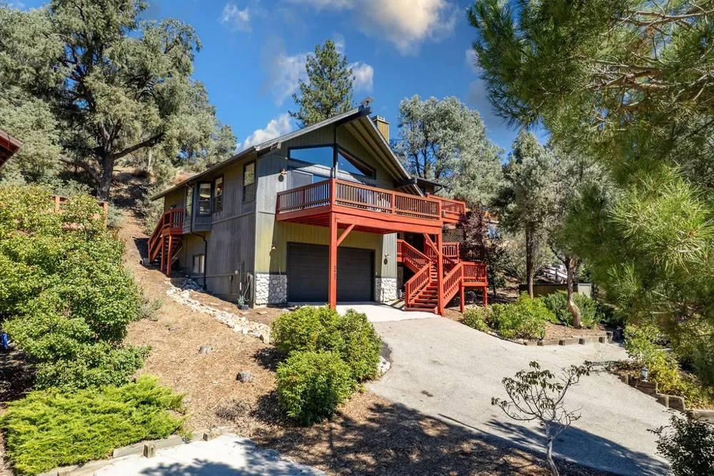 2421 Oakwood Court Pine Mountain Club, CA 93222