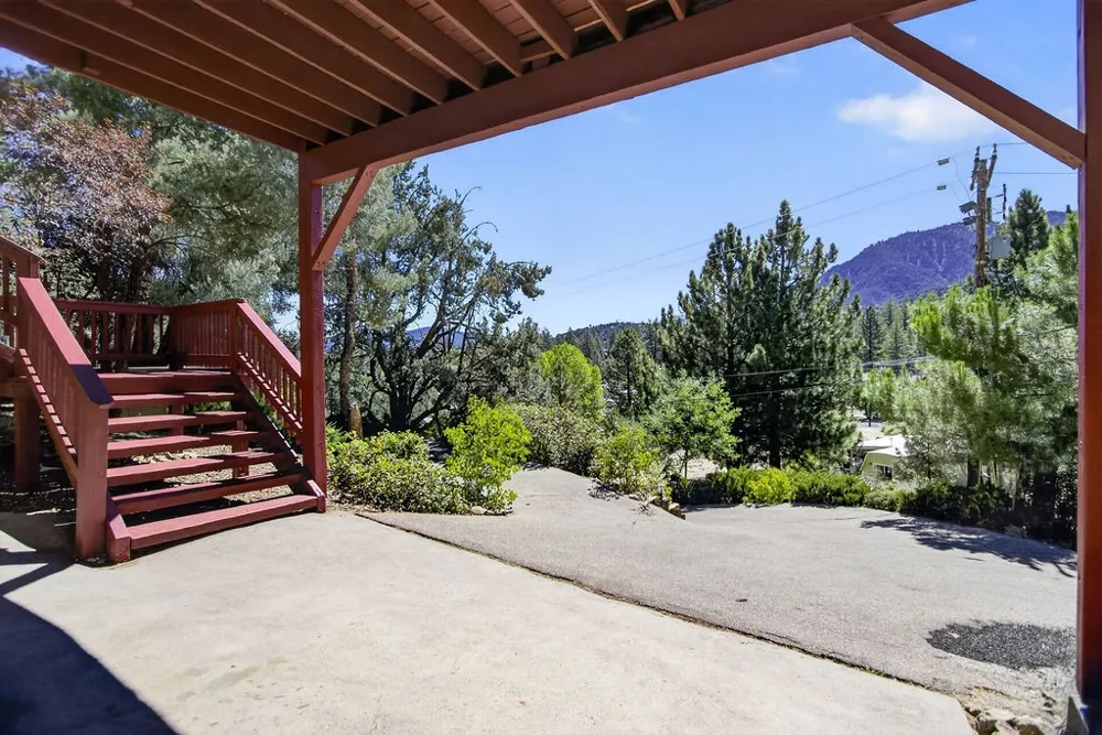 2421 Oakwood Court Pine Mountain Club, CA 93222