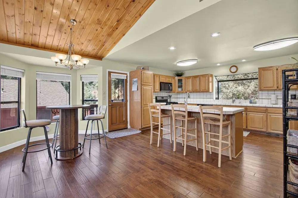 2421 Oakwood Court Pine Mountain Club, CA 93222
