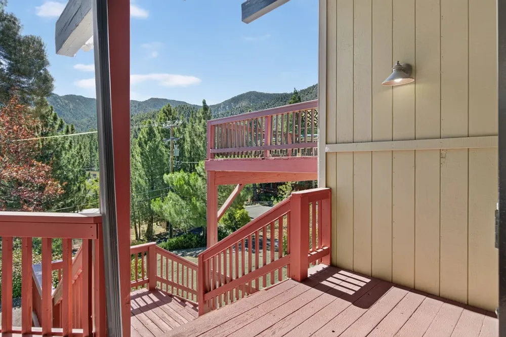 2421 Oakwood Court Pine Mountain Club, CA 93222