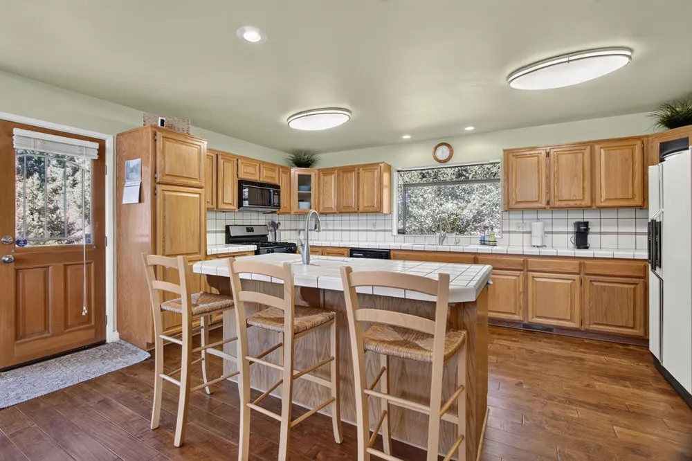2421 Oakwood Court Pine Mountain Club, CA 93222