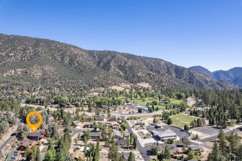 2421 Oakwood Court Pine Mountain Club, CA 93222