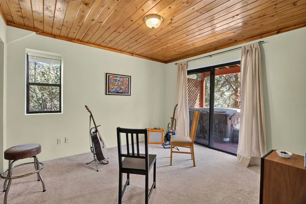 2421 Oakwood Court Pine Mountain Club, CA 93222