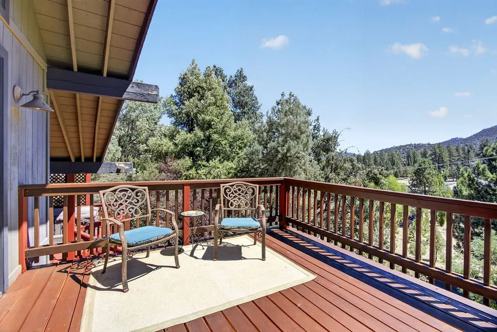 2421 Oakwood Court Pine Mountain Club, CA 93222