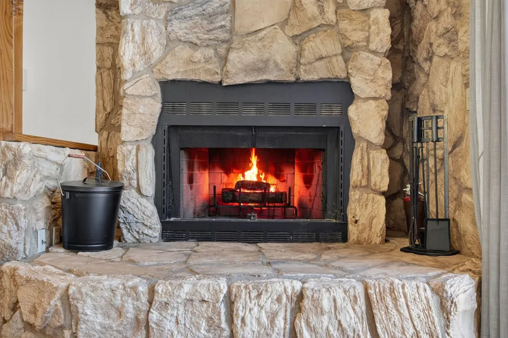 2421 Oakwood Court Pine Mountain Club, CA 93222