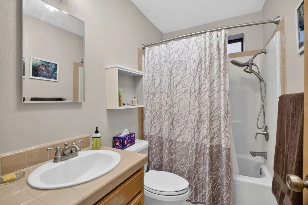2421 Oakwood Court Pine Mountain Club, CA 93222