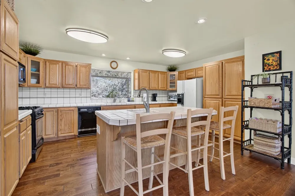 2421 Oakwood Court Pine Mountain Club, CA 93222