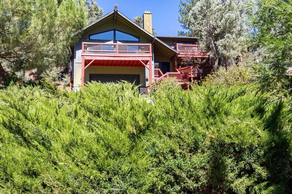 2421 Oakwood Court Pine Mountain Club, CA 93222