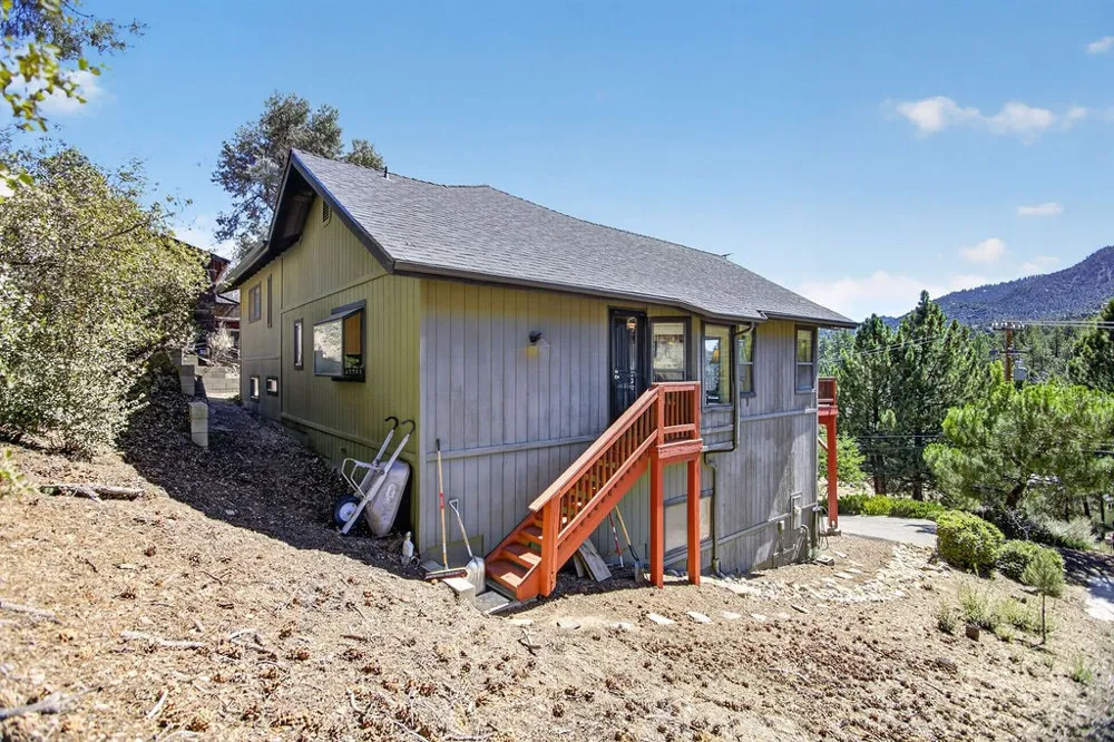 2421 Oakwood Court Pine Mountain Club, CA 93222