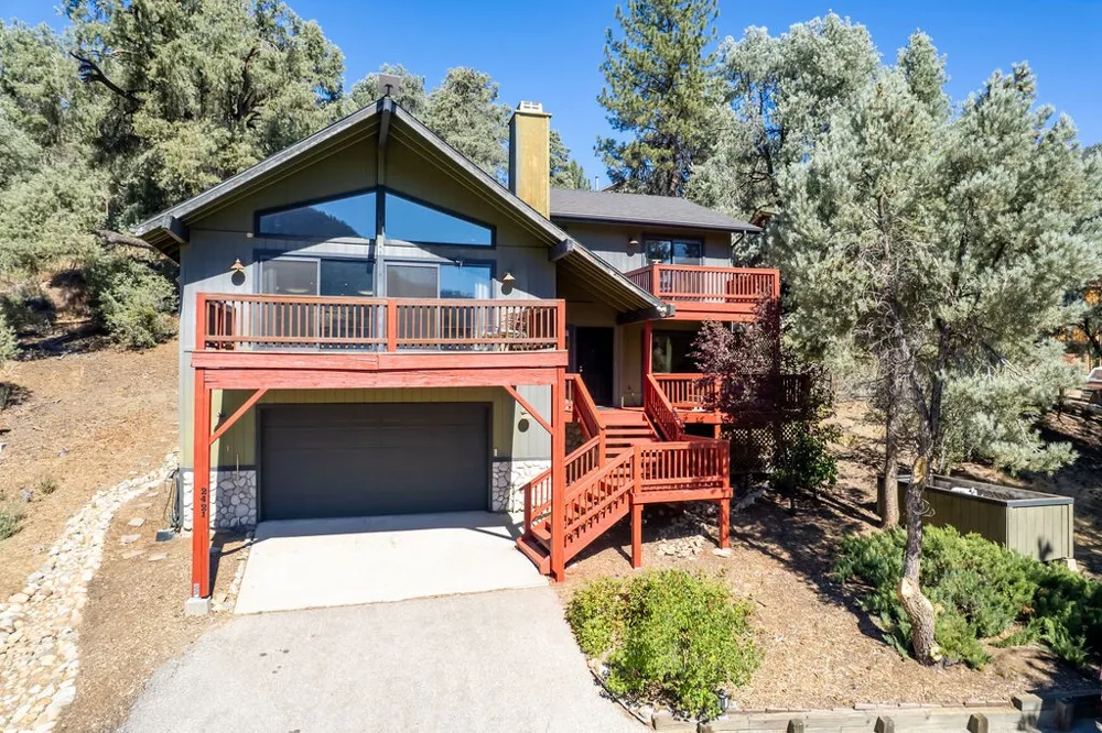 2421 Oakwood Court Pine Mountain Club, CA 93222