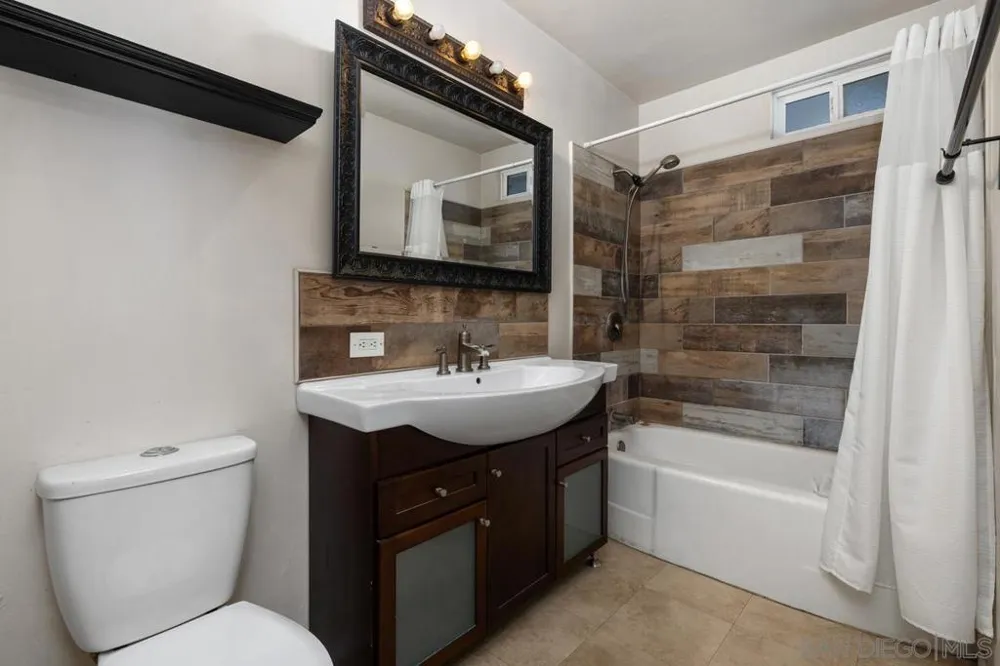 6412 Zena San Diego, CA 92115
