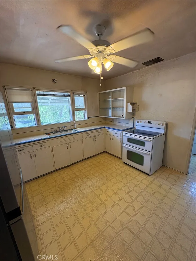 102 E 7th Escondido, CA 92025