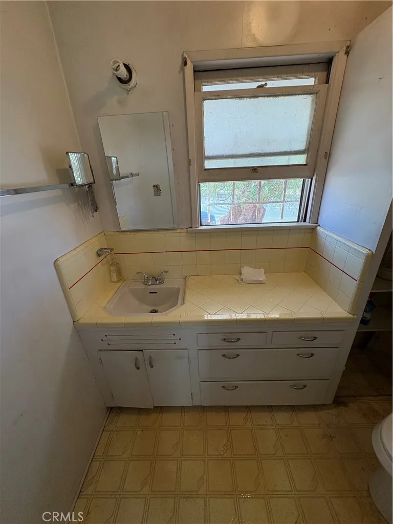 102 E 7th Escondido, CA 92025