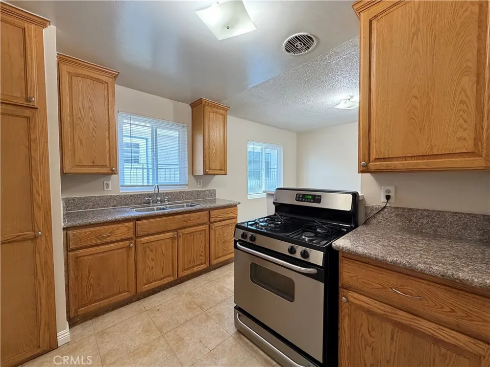 12915 Doty Avenue #C Hawthorne, CA 90250
