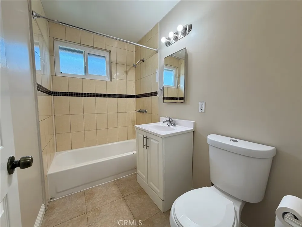 12915 Doty Avenue #C Hawthorne, CA 90250